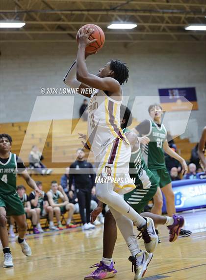Thumbnail 1 in St. Joseph vs Mount Vernon (New York Holiday Invitational) photogallery.