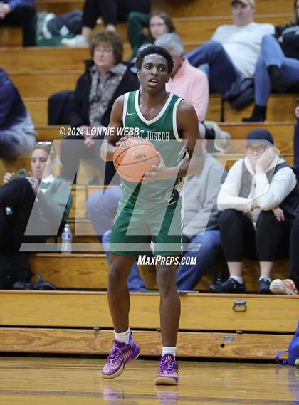 Thumbnail 1 in St. Joseph vs Mount Vernon (New York Holiday Invitational) photogallery.