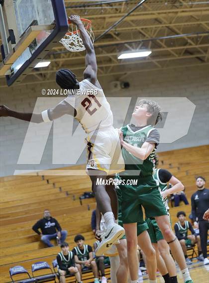 Thumbnail 1 in St. Joseph vs Mount Vernon (New York Holiday Invitational) photogallery.