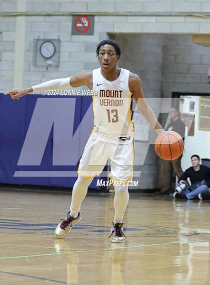 Thumbnail 1 in St. Joseph vs Mount Vernon (New York Holiday Invitational) photogallery.