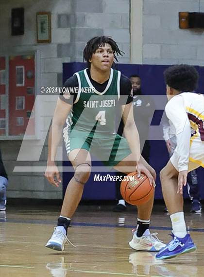 Thumbnail 3 in St. Joseph vs Mount Vernon (New York Holiday Invitational) photogallery.
