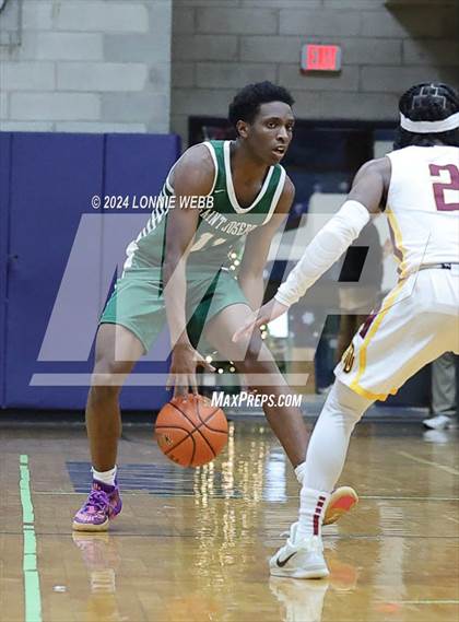 Thumbnail 2 in St. Joseph vs Mount Vernon (New York Holiday Invitational) photogallery.