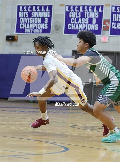 Thumbnail 1 in St. Joseph vs Mount Vernon (New York Holiday Invitational) photogallery.