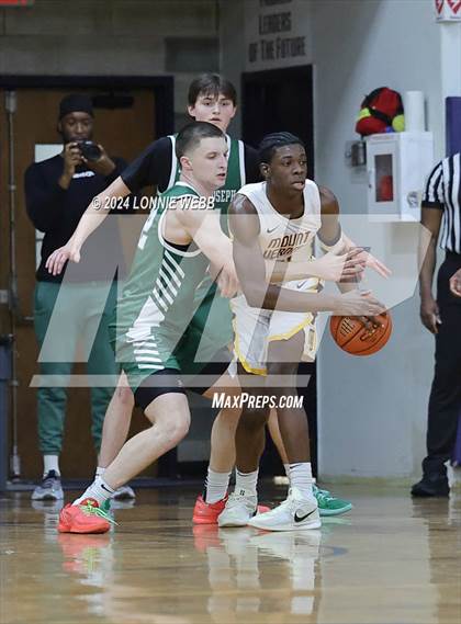 Thumbnail 2 in St. Joseph vs Mount Vernon (New York Holiday Invitational) photogallery.