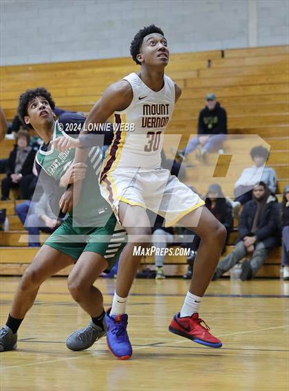 Thumbnail 1 in St. Joseph vs Mount Vernon (New York Holiday Invitational) photogallery.