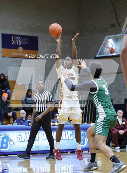 Thumbnail 2 in St. Joseph vs Mount Vernon (New York Holiday Invitational) photogallery.