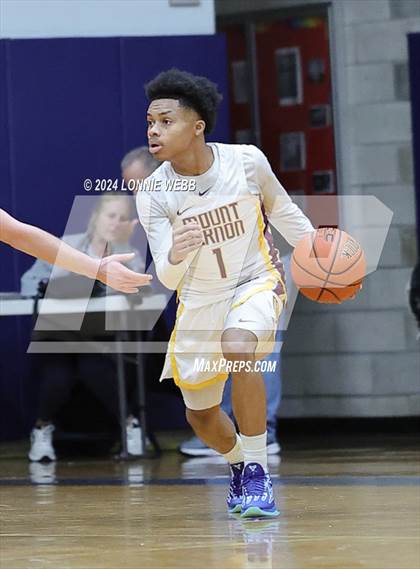 Thumbnail 3 in St. Joseph vs Mount Vernon (New York Holiday Invitational) photogallery.