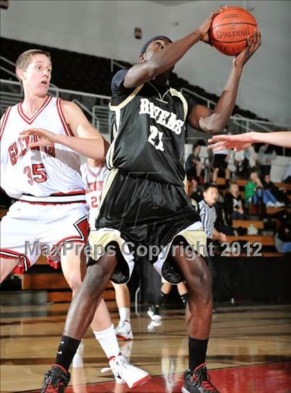 Thumbnail 3 in Bloomington Christian vs. Glendora (So Cal Shootout) photogallery.