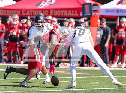 Thumbnail 1 in Paramus Catholic @ Bergen Catholic photogallery.