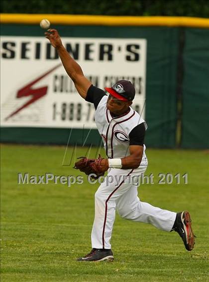 Thumbnail 3 in Damien @ Glendora (CIF SS Playoffs) photogallery.