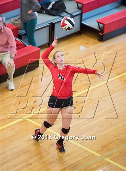 Thumbnail 2 in Riverside Academy vs Academy of the Sacred Heart (Sacred Heart Jamboree) photogallery.