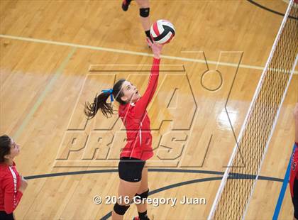 Thumbnail 2 in Riverside Academy vs Academy of the Sacred Heart (Sacred Heart Jamboree) photogallery.