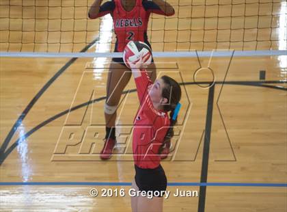 Thumbnail 3 in Riverside Academy vs Academy of the Sacred Heart (Sacred Heart Jamboree) photogallery.
