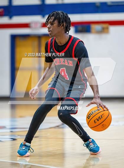 Thumbnail 2 in Gray's Creek vs. Berean Baptist Academy (MLK Dream Jam at Terry Sanford) photogallery.