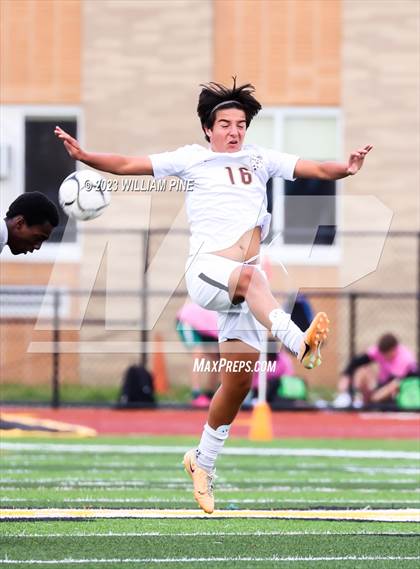 Thumbnail 3 in Arlington vs Kingston (NYSPHSAA Class AAA Regional Final) photogallery.