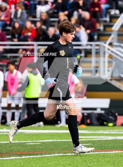 Thumbnail 2 in Arlington vs Kingston (NYSPHSAA Class AAA Regional Final) photogallery.
