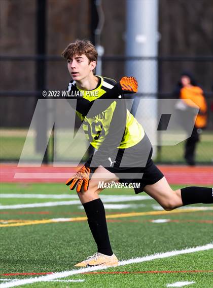Thumbnail 3 in Arlington vs Kingston (NYSPHSAA Class AAA Regional Final) photogallery.