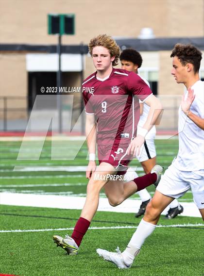 Thumbnail 3 in Arlington vs Kingston (NYSPHSAA Class AAA Regional Final) photogallery.