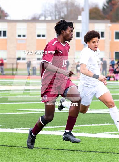Thumbnail 3 in Arlington vs Kingston (NYSPHSAA Class AAA Regional Final) photogallery.