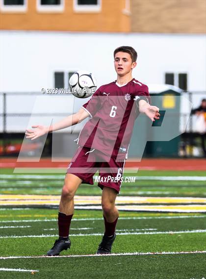 Thumbnail 2 in Arlington vs Kingston (NYSPHSAA Class AAA Regional Final) photogallery.