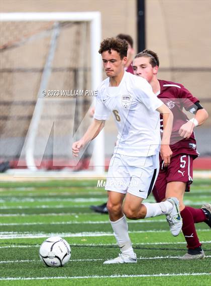 Thumbnail 2 in Arlington vs Kingston (NYSPHSAA Class AAA Regional Final) photogallery.