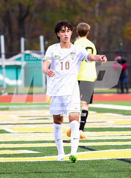 Thumbnail 2 in Arlington vs Kingston (NYSPHSAA Class AAA Regional Final) photogallery.