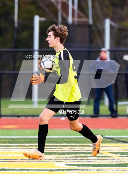 Thumbnail 3 in Arlington vs Kingston (NYSPHSAA Class AAA Regional Final) photogallery.