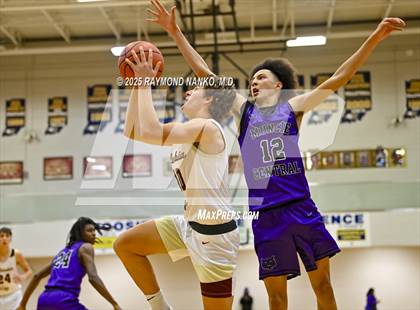 Thumbnail 3 in Muncie Central @ Columbia City (Delta Holiday Classic) photogallery.