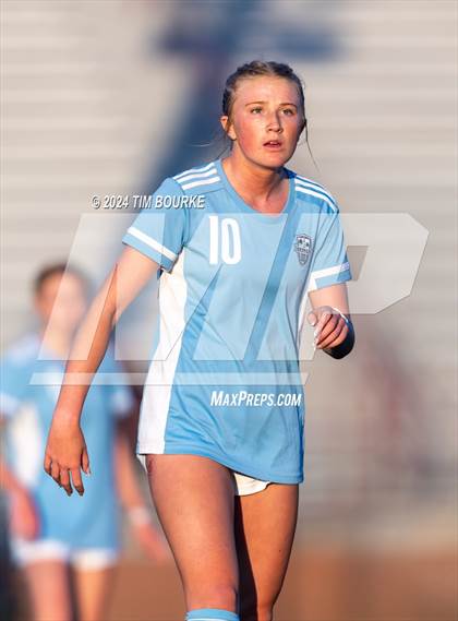 Thumbnail 2 in Valor Christian @ Mountain Vista (CHSAA 5A Playoffs Round 2) photogallery.