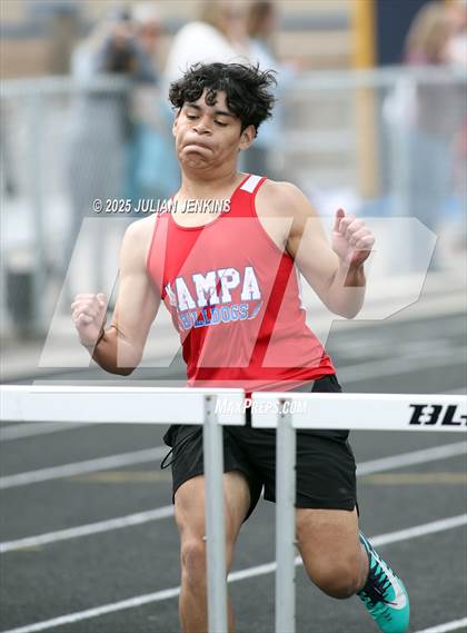 Thumbnail 2 in Wes Lowe Invitational Track Meet photogallery.