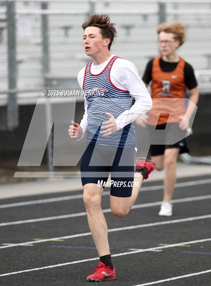 Thumbnail 2 in Wes Lowe Invitational Track Meet photogallery.