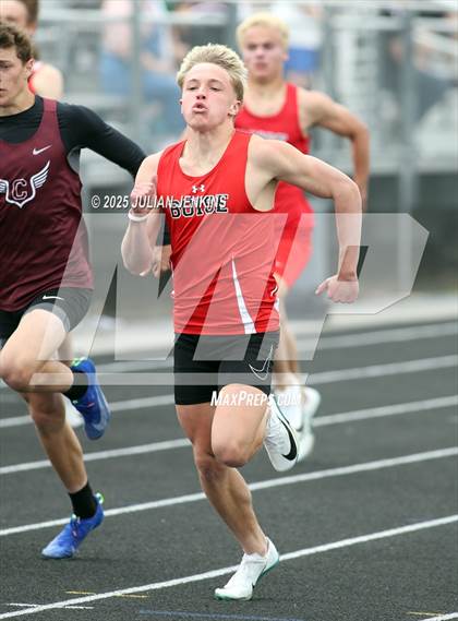 Thumbnail 2 in Wes Lowe Invitational Track Meet photogallery.