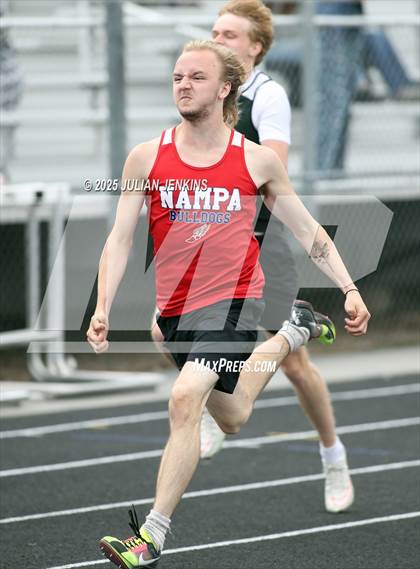 Thumbnail 2 in Wes Lowe Invitational Track Meet photogallery.