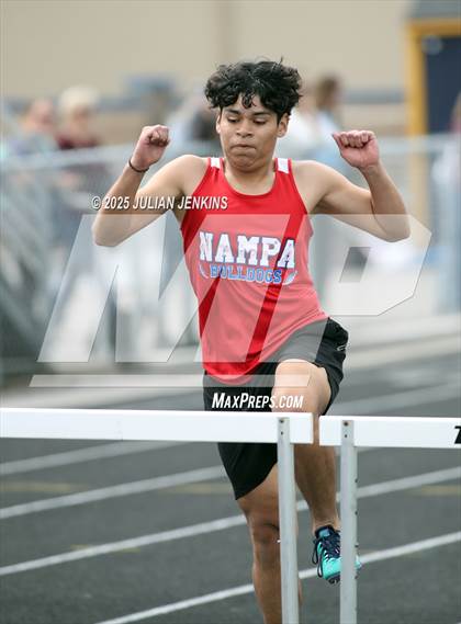 Thumbnail 3 in Wes Lowe Invitational Track Meet photogallery.