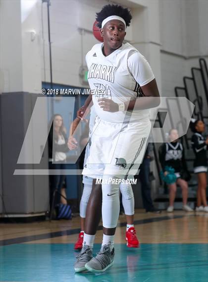 Thumbnail 2 in La Puente vs. Malibu (CIF 5AAA 3rd Round Playoff) photogallery.
