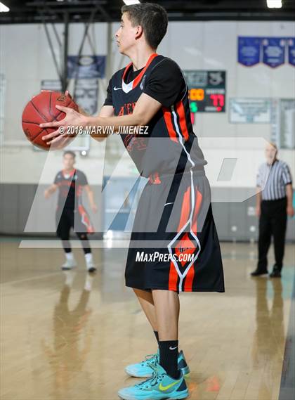 Thumbnail 3 in La Puente vs. Malibu (CIF 5AAA 3rd Round Playoff) photogallery.