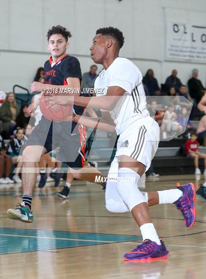 Thumbnail 2 in La Puente vs. Malibu (CIF 5AAA 3rd Round Playoff) photogallery.