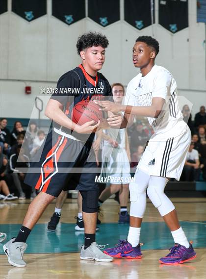Thumbnail 2 in La Puente vs. Malibu (CIF 5AAA 3rd Round Playoff) photogallery.