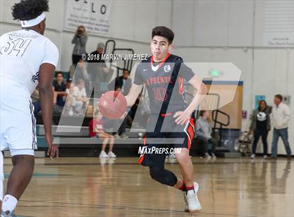 Thumbnail 2 in La Puente vs. Malibu (CIF 5AAA 3rd Round Playoff) photogallery.
