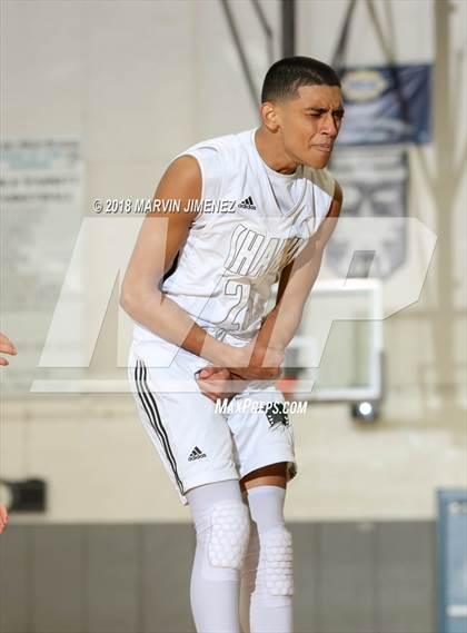 Thumbnail 3 in La Puente vs. Malibu (CIF 5AAA 3rd Round Playoff) photogallery.