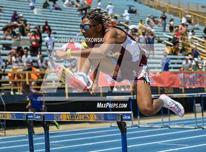 Thumbnail 3 in NCHSAA 2A/3A Track Championships photogallery.