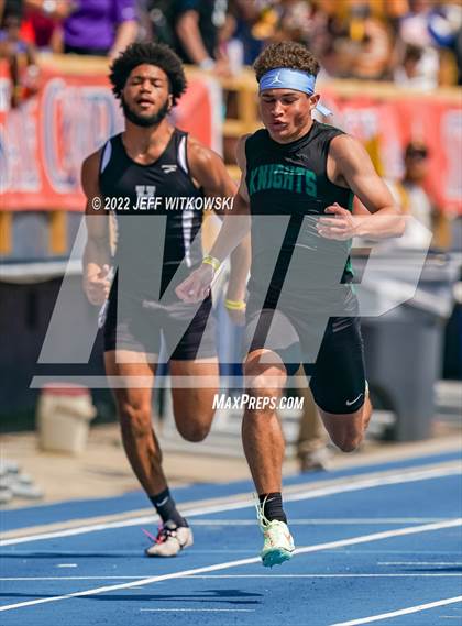 Thumbnail 1 in NCHSAA 2A/3A Track Championships photogallery.