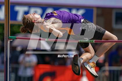 Thumbnail 1 in NCHSAA 2A/3A Track Championships photogallery.
