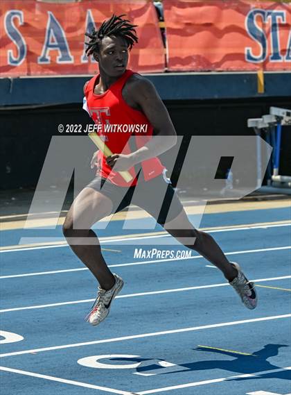 Thumbnail 3 in NCHSAA 2A/3A Track Championships photogallery.