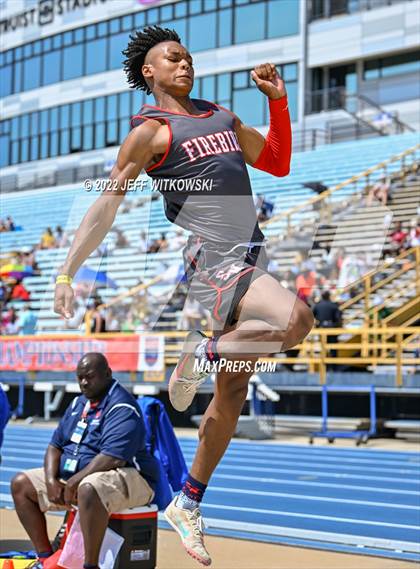 Thumbnail 2 in NCHSAA 2A/3A Track Championships photogallery.