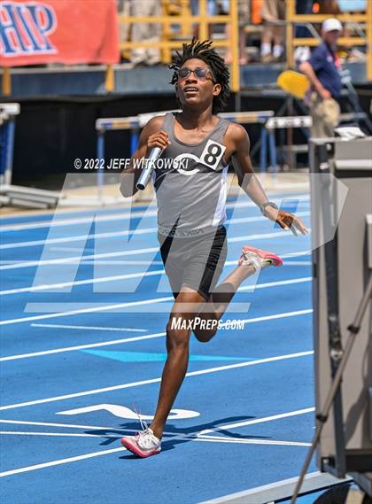 Thumbnail 1 in NCHSAA 2A/3A Track Championships photogallery.