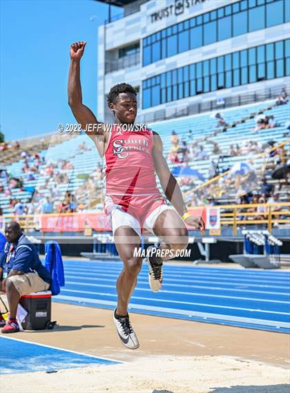 Thumbnail 3 in NCHSAA 2A/3A Track Championships photogallery.