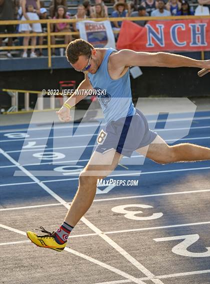Thumbnail 1 in NCHSAA 2A/3A Track Championships photogallery.