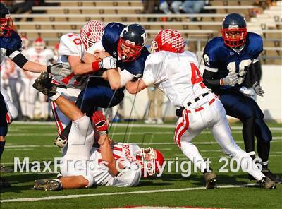 Thumbnail 2 in Kennedy vs St. Henry (D5 State Final) photogallery.