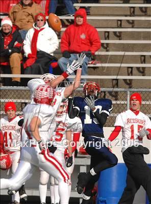 Thumbnail 2 in Kennedy vs St. Henry (D5 State Final) photogallery.
